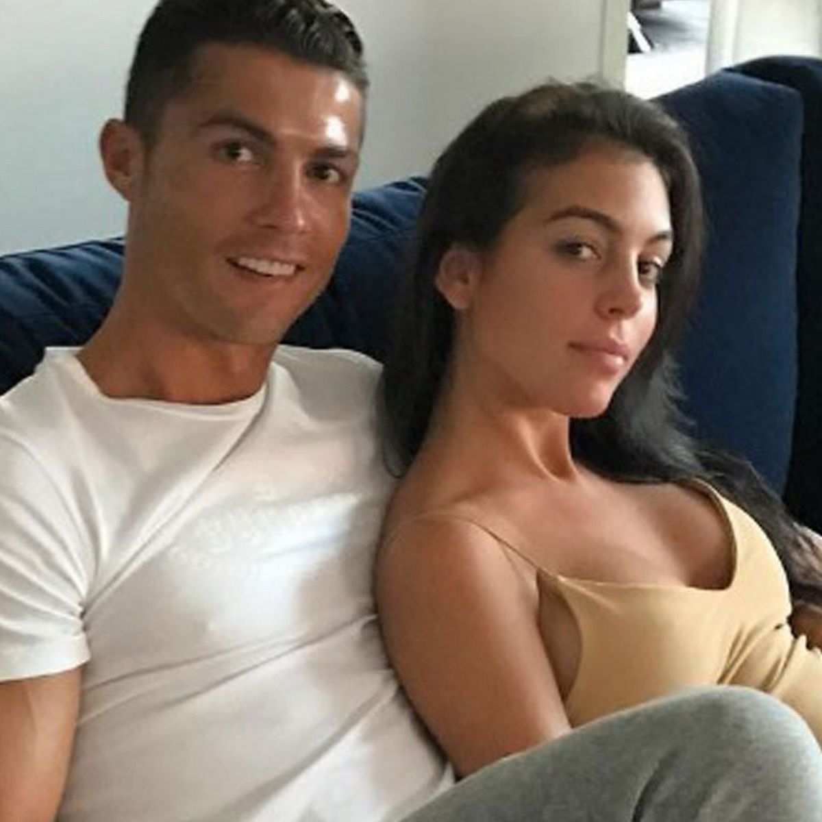 Georgina Rodriguez : Kekasih Cristiano Ronaldo Mengungkapkan Posisi Favoritnya Kepada Para Penggemar